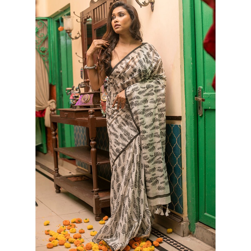 White Cotton Saree With Blouse Piece - JD986598321