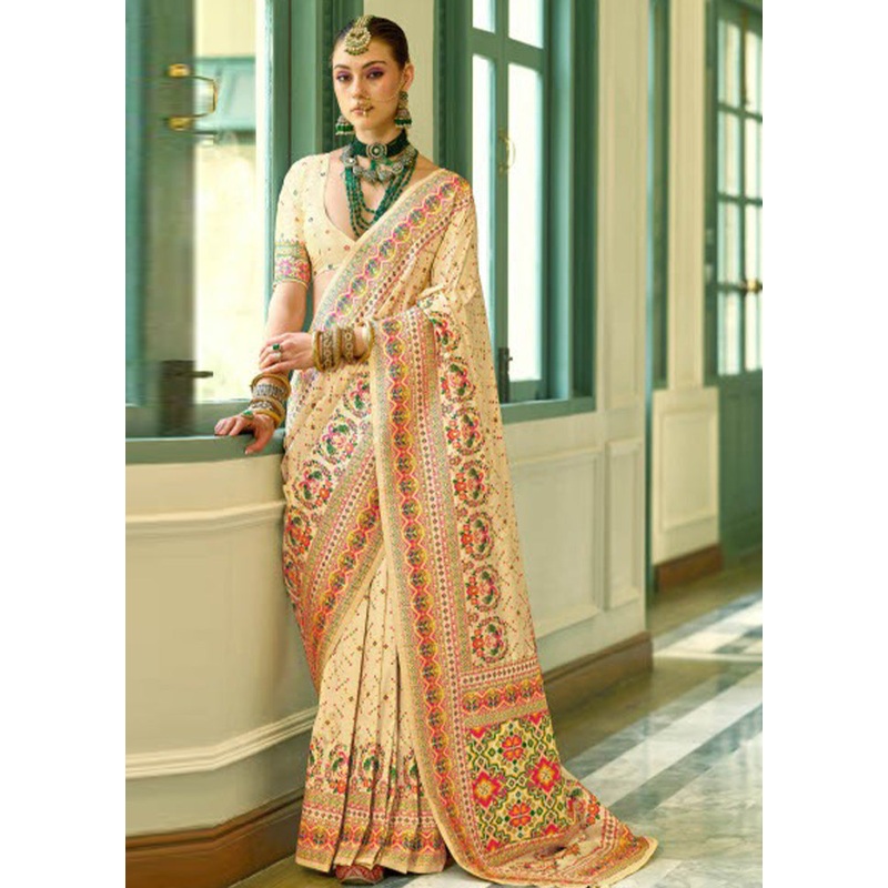 Cream Banarasi Silk Saree With Blouse Piece - JD986597864