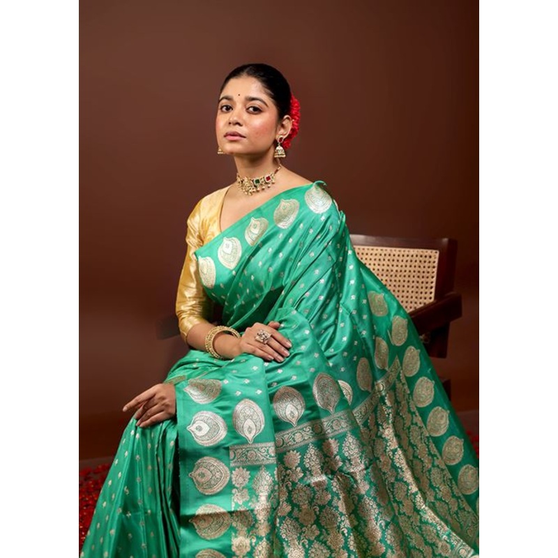 Green Handloom Banarasi Pure Silk Saree With Blouse Piece - JD986595988