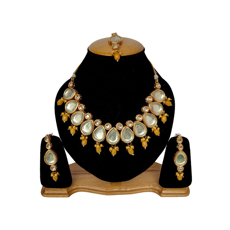 Yellow Kundan Jewellery Set With Mangtika - JD986594776