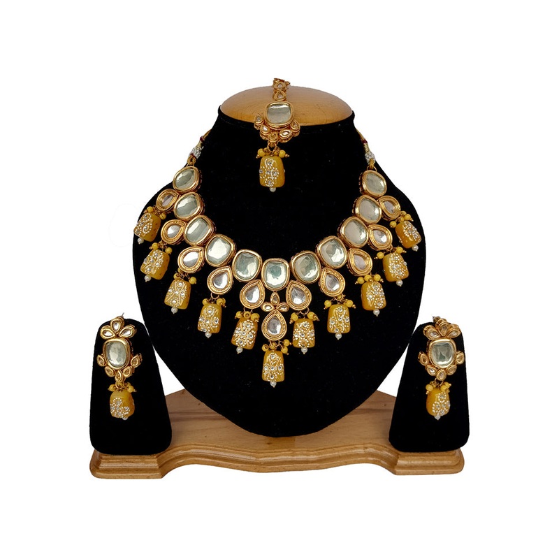 Yellow Kundan Jewellery Set With Mangtika - JD986594790