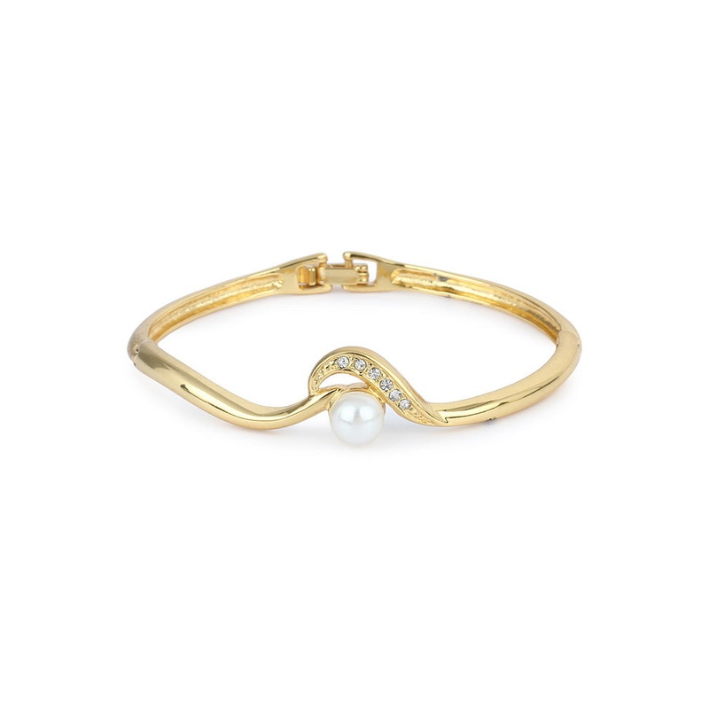 Estele Gold Plated Sandwiched Cuff Bracelet - JD986592945