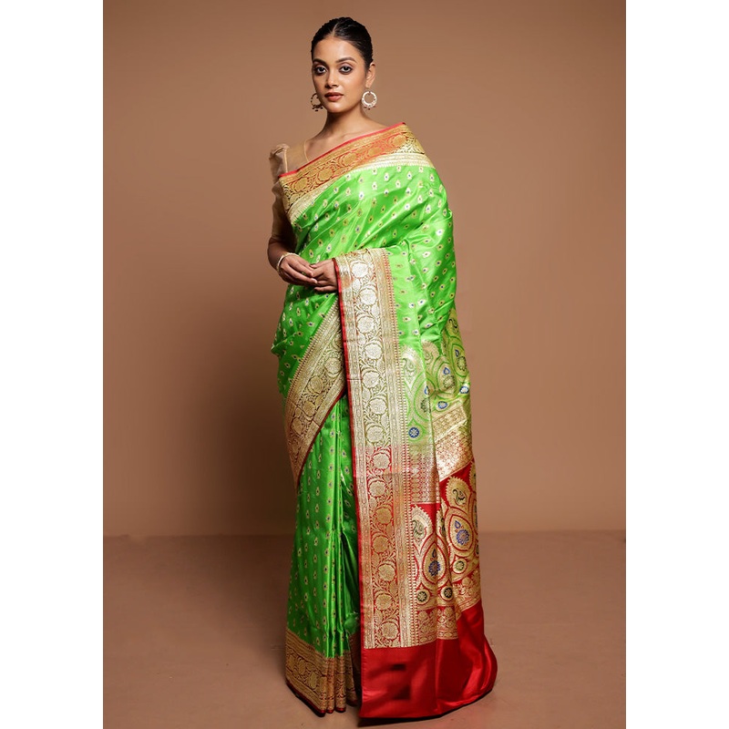 Green Handloom Banarasi Pure Silk Saree With Blouse Piece - JD986591615