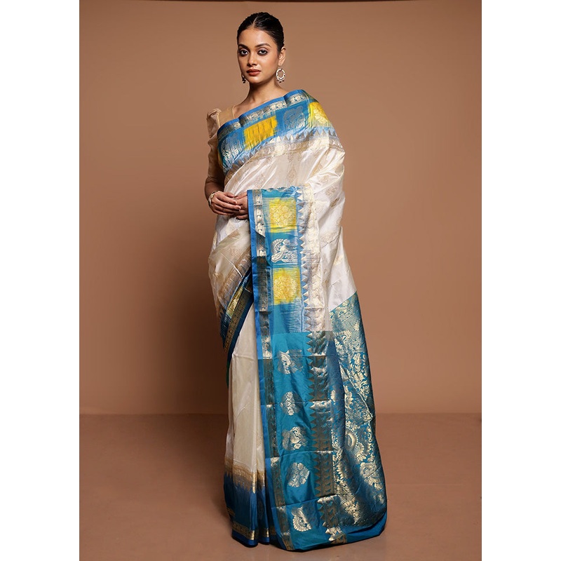 White Handloom Kanjivaram Pure Silk Saree With Blouse Piece - JD986591569