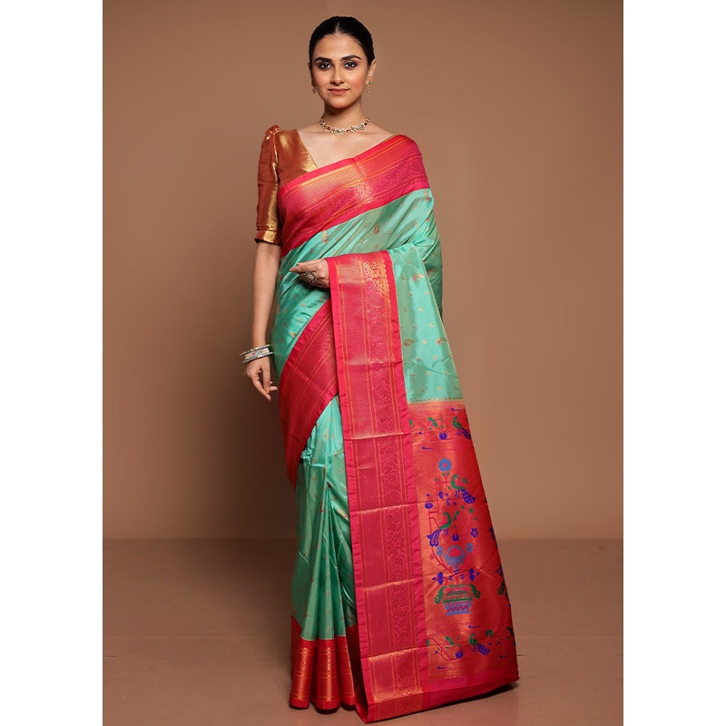 Green Kanjivaram Silk Saree With Blouse Piece - JD986589441