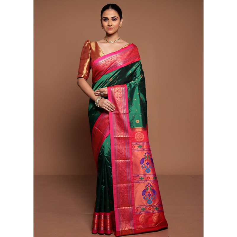 Green Kanjivaram Silk Saree With Blouse Piece - JD986589443