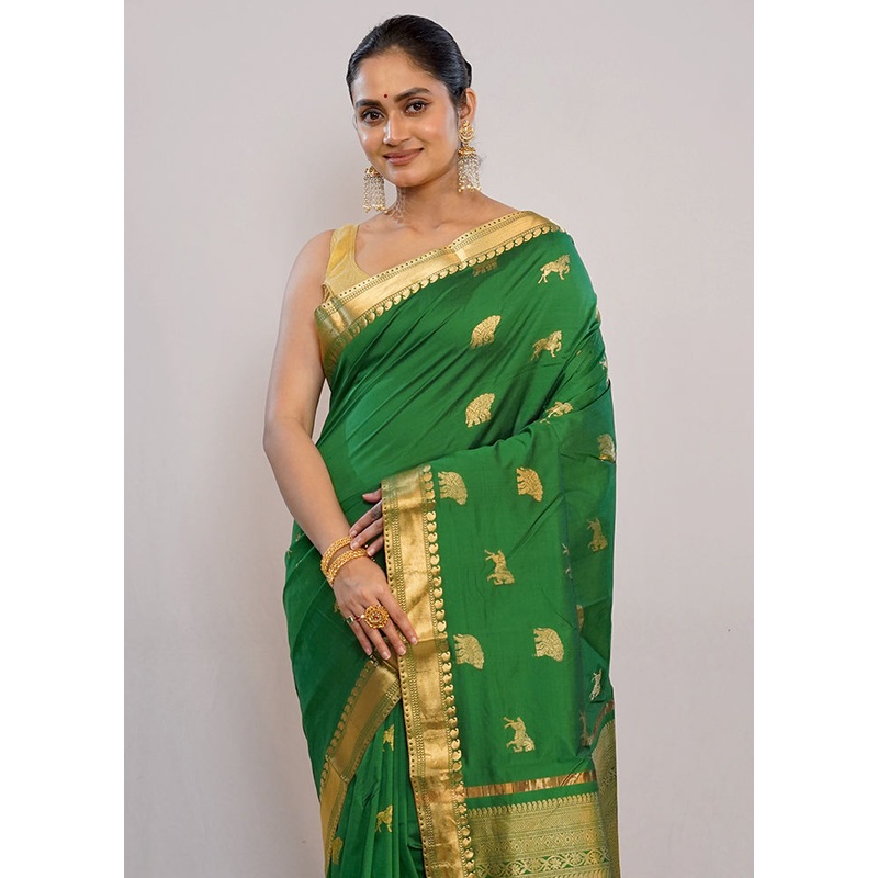 Green Kanjivaram Pure Silk Saree With Blouse Piece - JD986588822