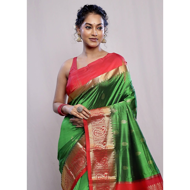 Green Kanjivaram Pure Silk Saree With Blouse Piece - JD986588823