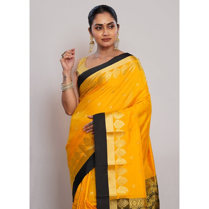 Yellow Kanjivaram Silk Saree With Blouse Piece - JD986588780