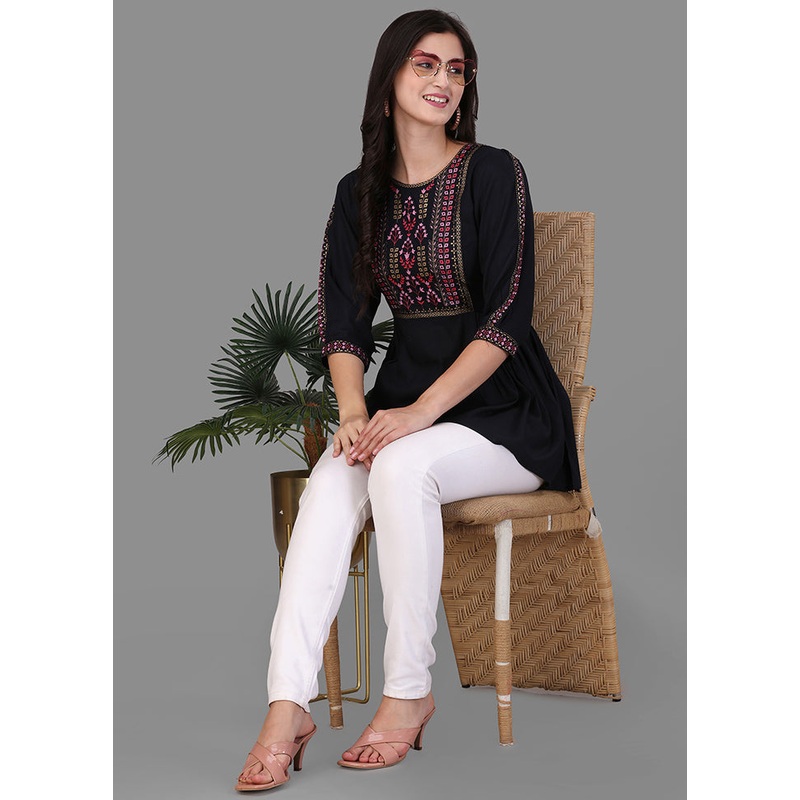 Black Foil Print Readymade Top - JD986588417