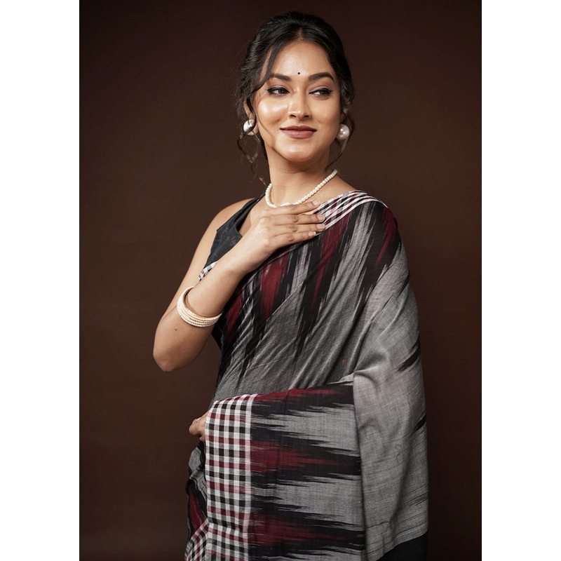 Grey Cotton Saree With Blouse Piece - JD986582066