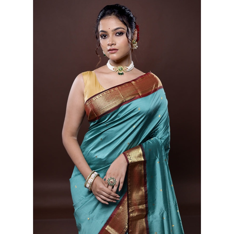 Green Kanjivaram Silk Saree With Blouse Piece - JD986580037