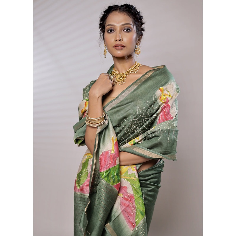 Green Tussar Silk Saree With Blouse Piece - JD986579461