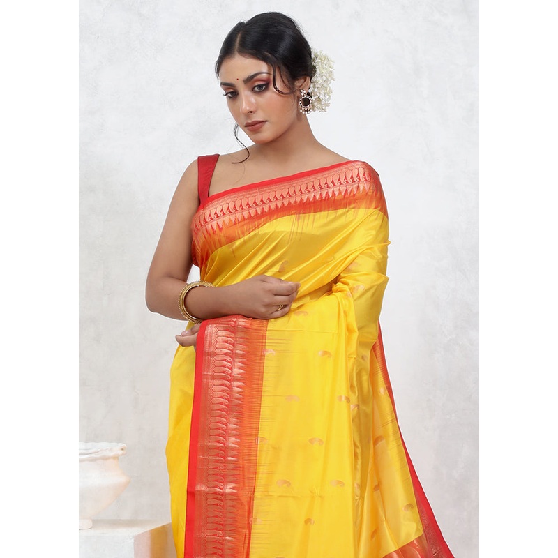 Yellow Kanjivaram Pure Silk Saree With Blouse Piece - JD986579488