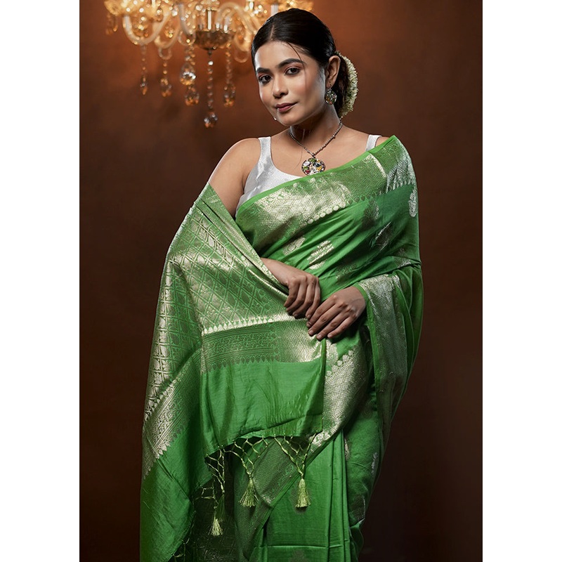 Green Cotton Saree With Blouse Piece - JD986579279