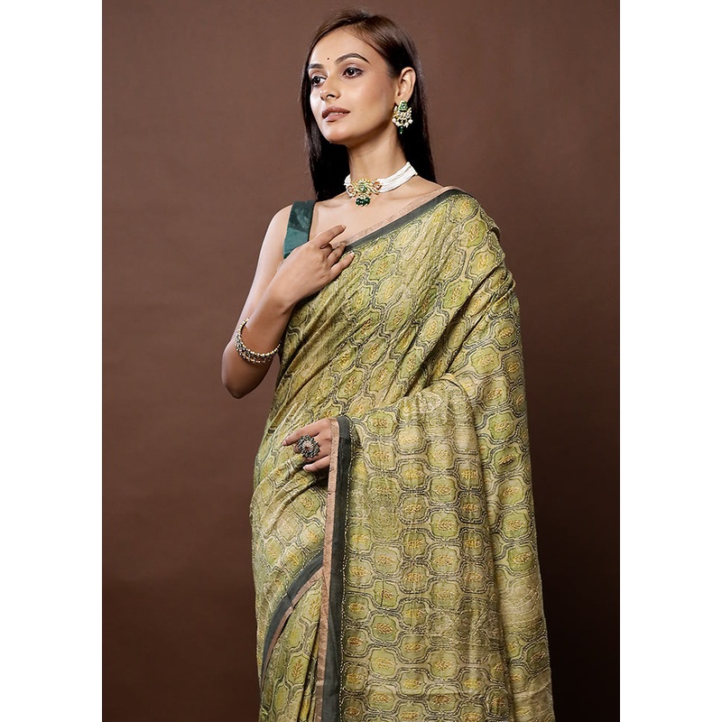 Green Tussar Silk Saree With Blouse Piece - JD986579334