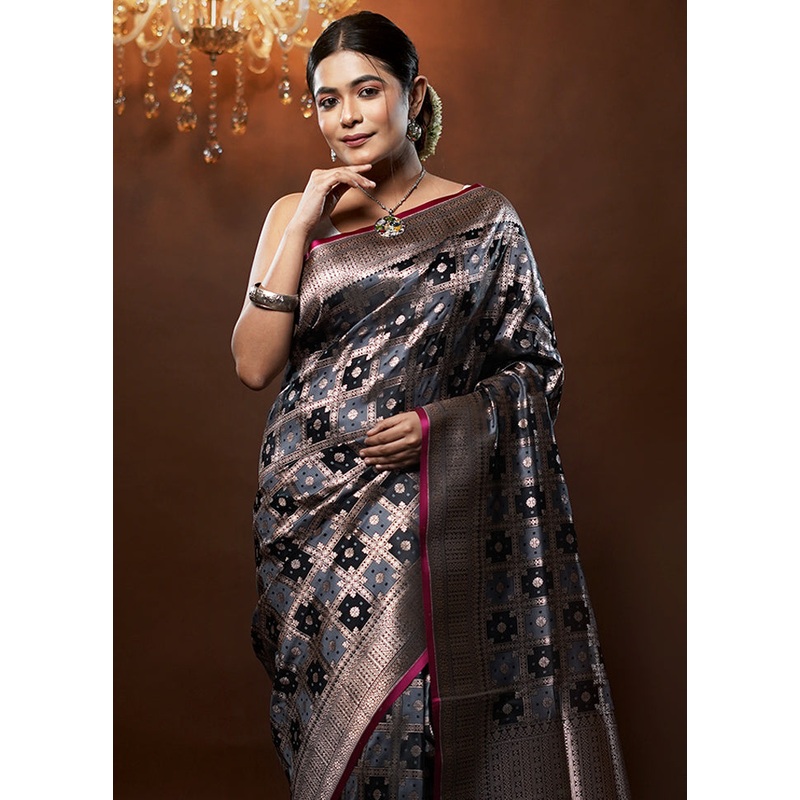 Grey Tanchoi Silk Saree With Blouse Piece - JD986579271