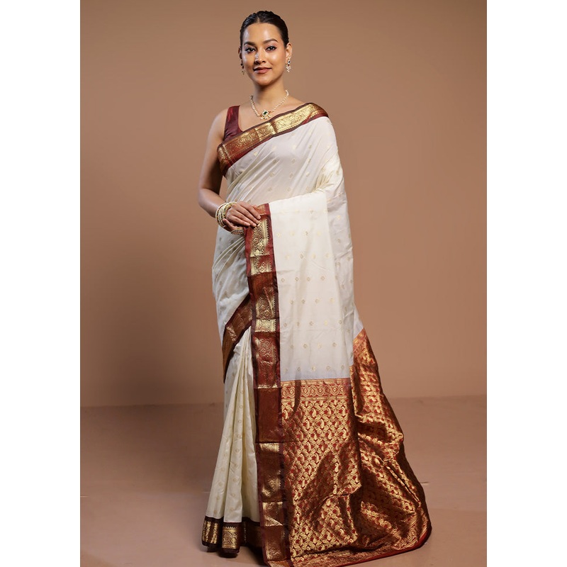 White Kanjivaram Silk Saree With Blouse Piece - JD986578485